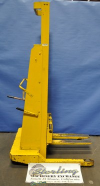 used blue giant straddle stacker hydraulic lift truck #750
