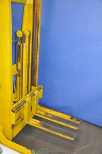 used blue giant straddle stacker hydraulic lift truck #750