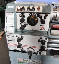 used acraturn engine lathe LS-400