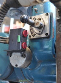 used vantage 3 axis cnc vertical milling machine needs work.  