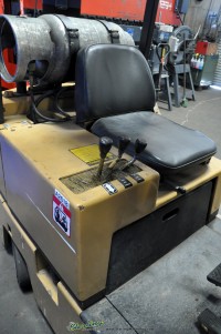 used tow motor/caterpillar forklift